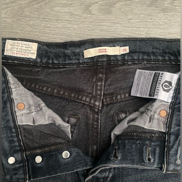 Levi’s black Wedgie jeans size 26 - Picture 2 of 3